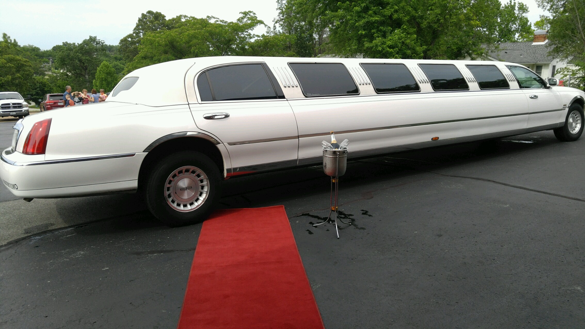 Limousine Red Carpet Service of Elite Limo