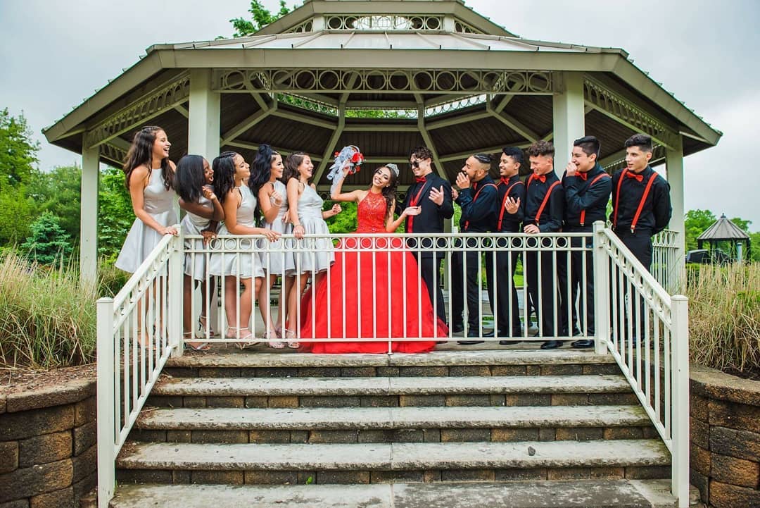 Quinceanera group transported by limo